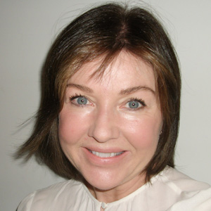 Lisa Gawned